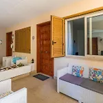 Appart hôtel Sirina House