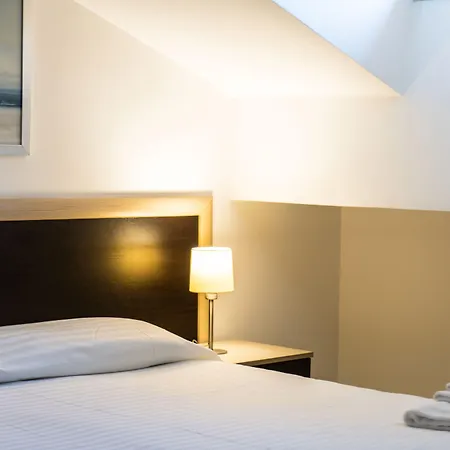 Aparthotel Sirina House