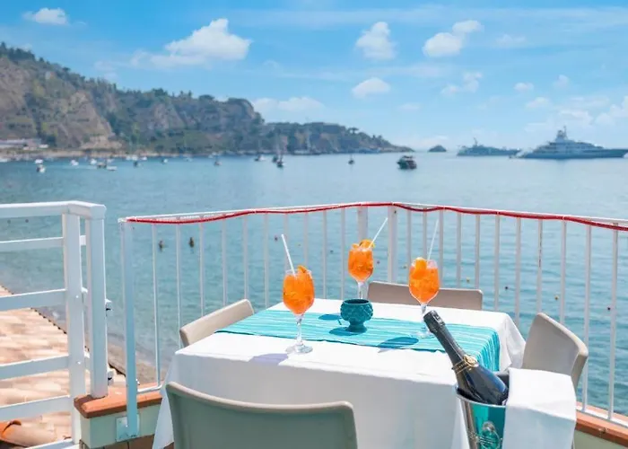 Ξενοδοχείο με διαμερίσματα Sirina House 3*