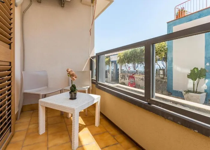 Ξενοδοχείο με διαμερίσματα Sirina House 3*