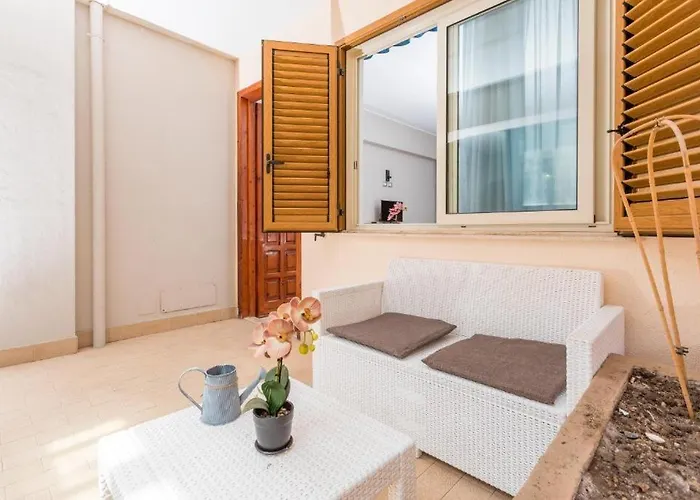 Sirina House