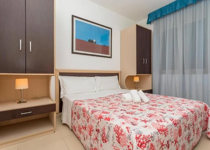 Ξενοδοχείο με διαμερίσματα Sirina House Ταορμίνα