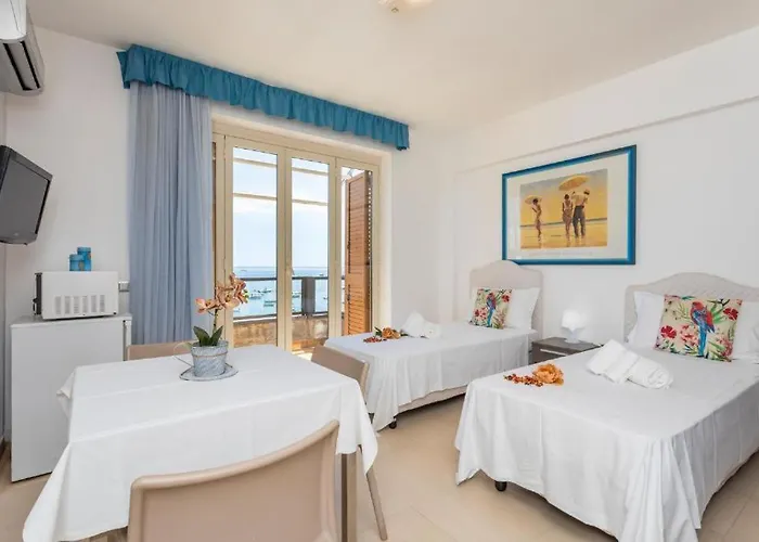 Ξενοδοχείο με διαμερίσματα Sirina House