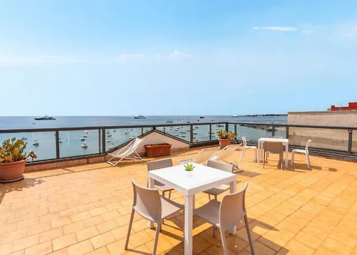 Sirina House Ξενοδοχείο με διαμερίσματα 3*